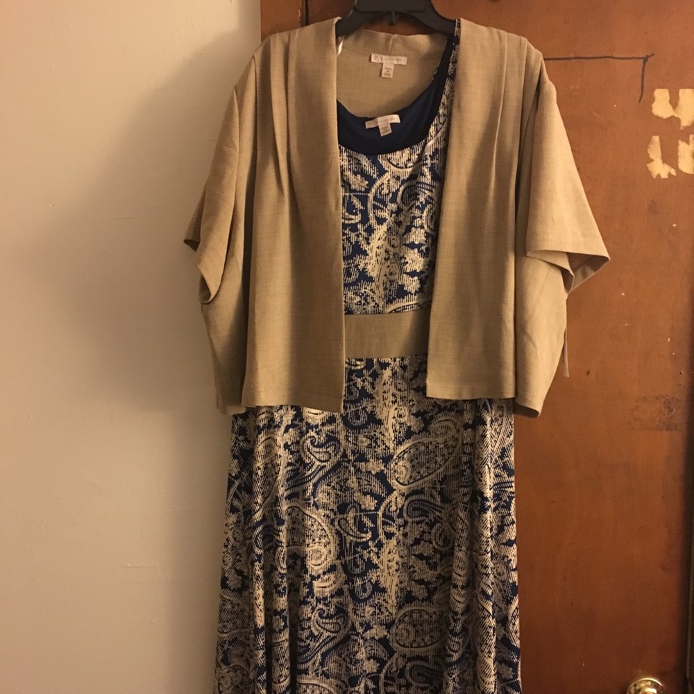 New, never worn dress. Tags still on it.